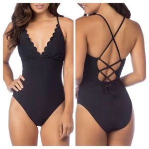 La Blanca Black One Piece Swimsuit with Sleek Design